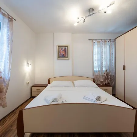 Apartments Belmat Trogir Exterior foto